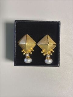 Designer Ohrstecker (HILZ Design) 18 Karat - Perlen - Brillanten